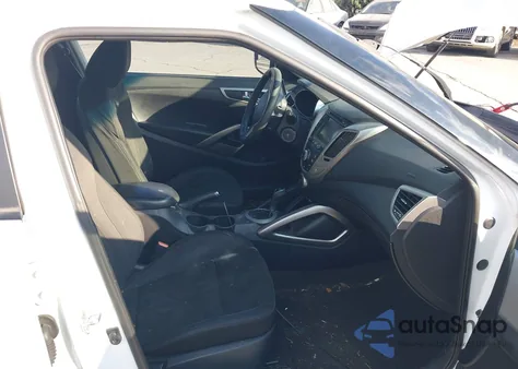 2016 Hyundai Veloster z USA, uszkodzony, nr VIN KMHTC6AD0GU262494